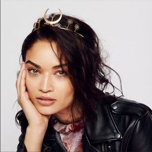ISO Free People crown/tiara